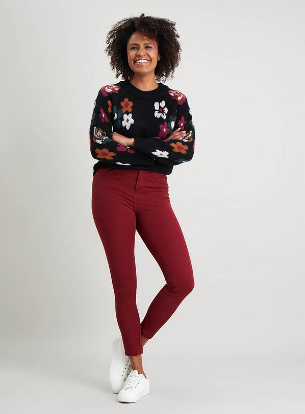 Burgundy skinny jeans hot sale outfit